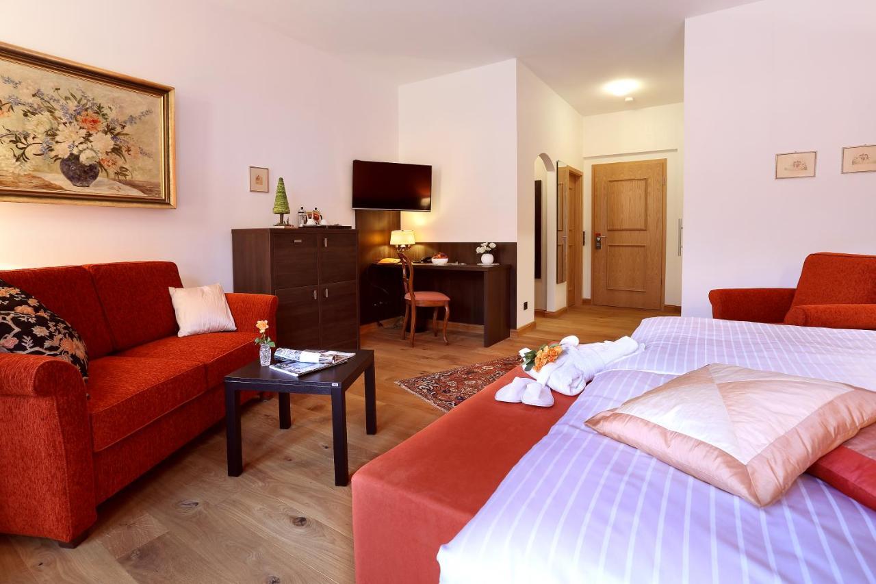 Hotel Garni Schloss Schoenberg Bad Brambach Buitenkant foto