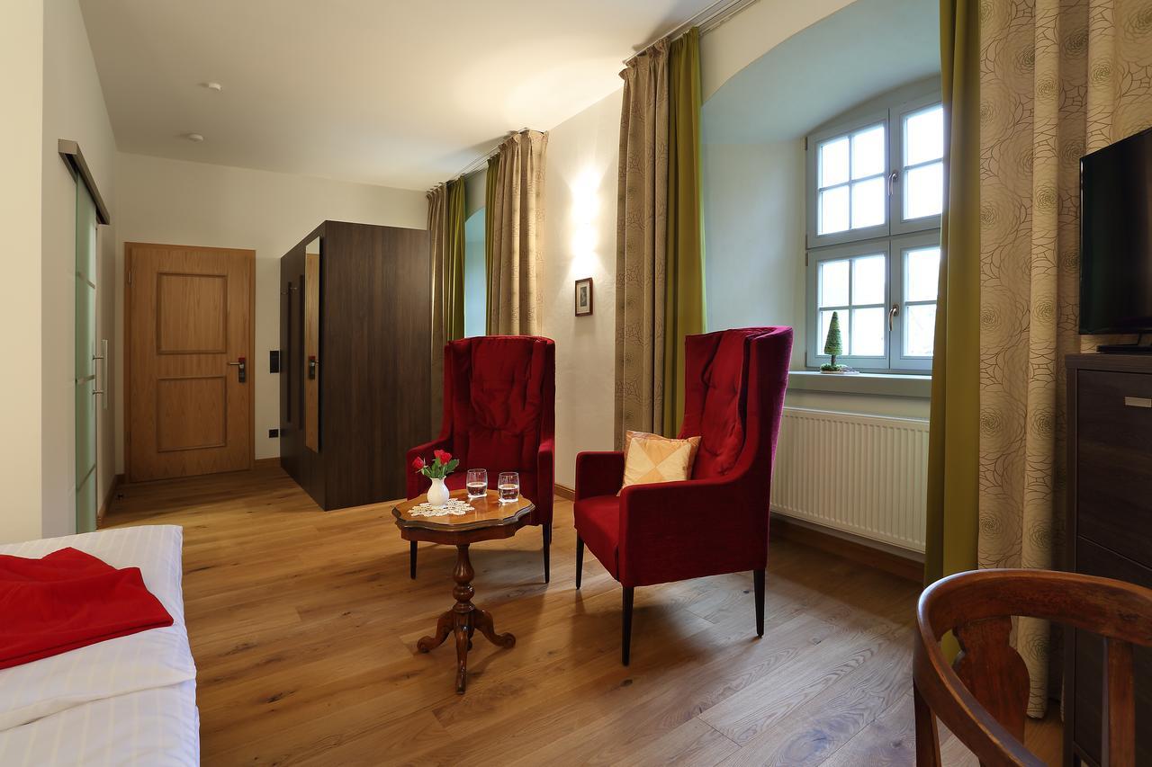 Hotel Garni Schloss Schoenberg Bad Brambach Buitenkant foto